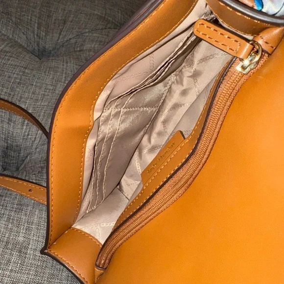 Michael Kors Jet Set Logo Brown and Tan Chain Crossbody NWT - Picture 17 of 17